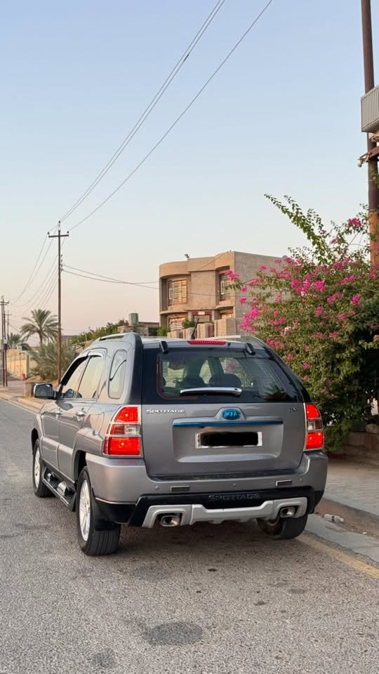 السلام عليكم للبيع
كيا سبورتج 2009 خليجي رقم بغداد انگليزي بأسمي
تحويل مباشر سنوية وهزة جديدة سنوية لل31 
مواصفات السيارة فول 1/1 عدا الفتحة 
محرك 4 سلندر دوش( المرغوب ) 
تحكم ستيرن جهتين 
تبريد بيانو 
تحكم مراأة 
مري شفط 
منافذ USB وAUX عدد 2
كشنات جلد 
تبريد وتدفئة بالكشنات 
وباقي المواصفات المعروفة 
السيارة مكفولة كفالة عامة من الصبغ 
سعـر السيارة 115 ورقة وبيها مجال جدا بسيط 😍
ملاحظة السيارة اجمل من الصور 
مكان السيارة صلاح الدين بلد _ الضلوعية 
***********
***********واتساب
