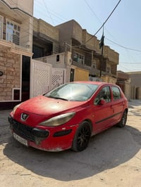 بيجو فرنسي 307 موديل 2006  شاشة و كامرة مبدل صدر و مشط ستيرن السعر  30...