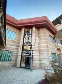 بيت طابقين للايجار في الجنينه موقع ممتاز جداً يلائم السكن العائلي يحتو...
