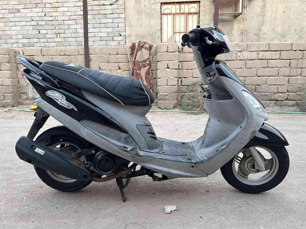 سلام عليكم دراجه قجمه  للبيع  الدراجه مكفوله من كلشي مبدله فقت ربل ولف
كفرات اصليه كلهن ختم واحد وي المكينه  كهربيات كله شغاله الدراجه جاهزه مانقصه شي صارله شهرين من طالعه من الحاويه 
السعر 700 او بيه مجال قليل
عنواني قضاء المدينه منطقت الشروق 
رقم التلفون ***********
