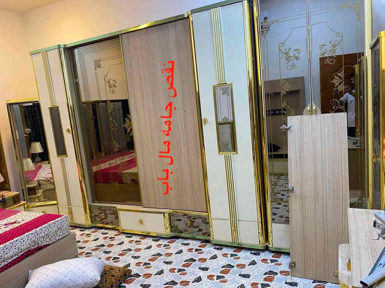 سلام عليكم غرفه تركي للبيع 11قطعه ضرر بسيط بيها جامه مال باب الكنتور  وجامه مال ميز المرايه 
900بيها مجال 
***********
