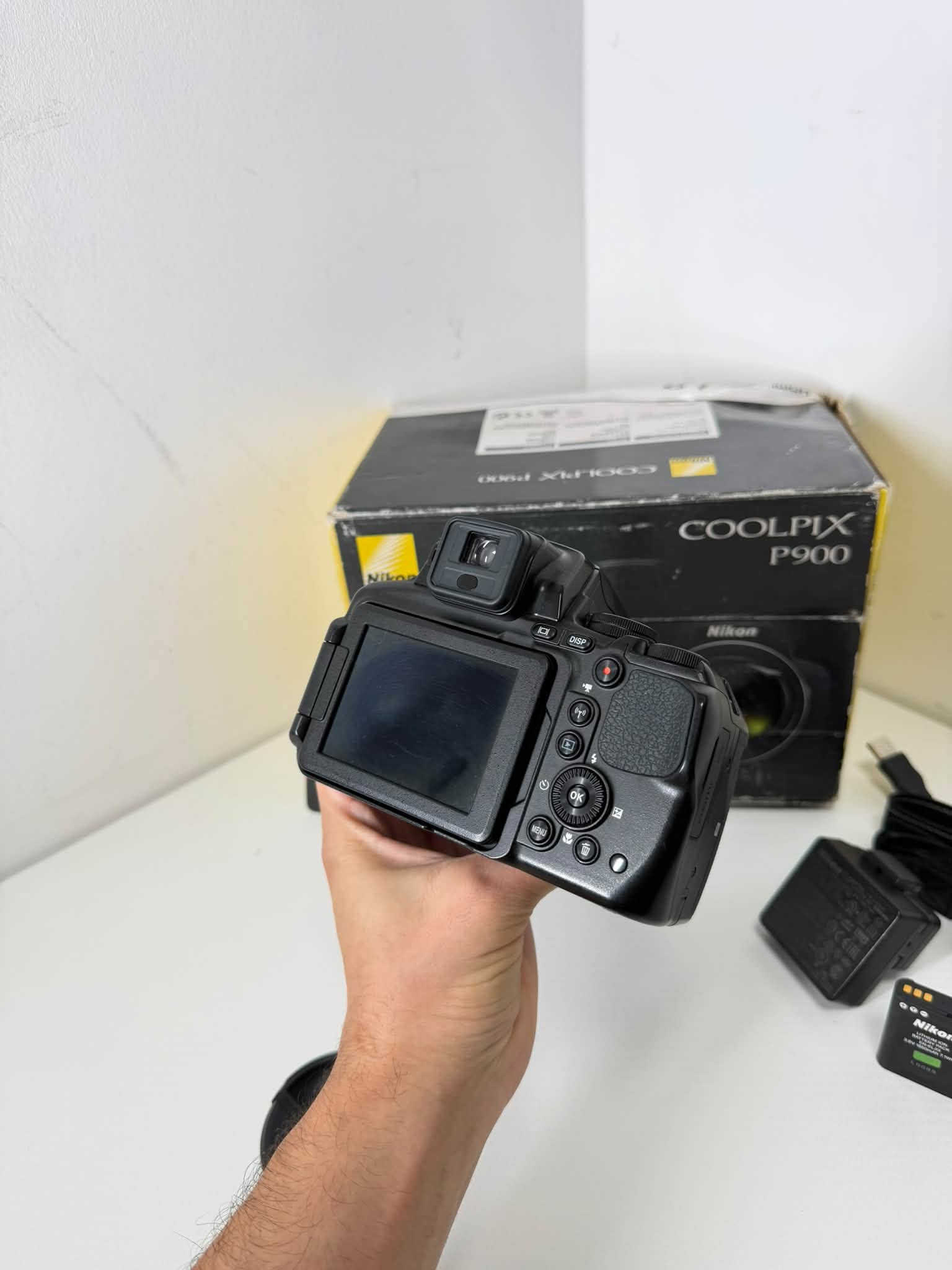Nikon P900 • نظيفة • زووم معطل