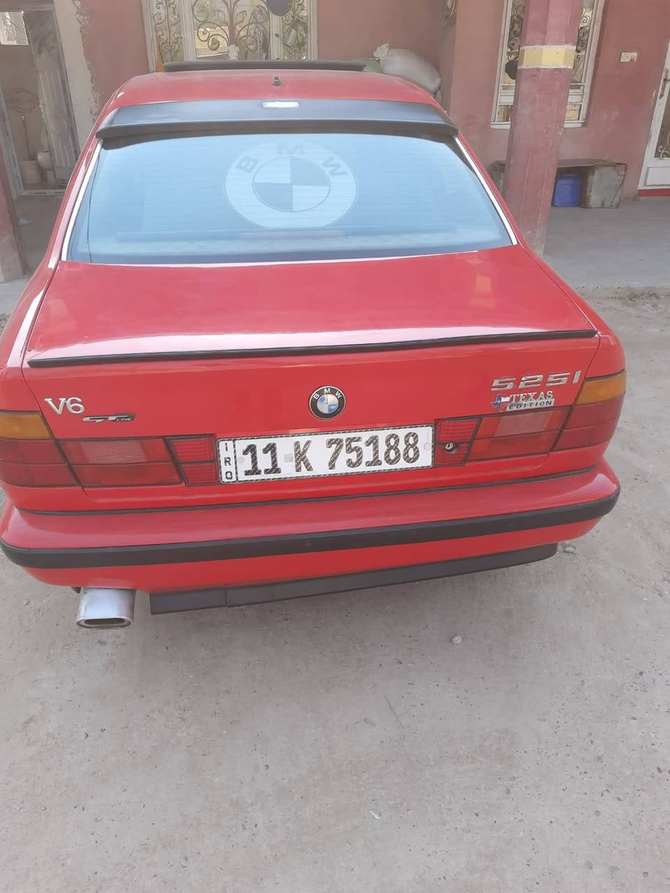 سلام عليكم بيم 525    رقم بغداد انكليزي 
سياره نضيفه حيل مكانه بغداد اليوسفيه 
كير عادي اصل 
محرك مفتر يطق سياره شغاله وتمشي تخم تاير جديد غرفته جديده   محرك مفتوح 

السعر.     39قفل.   ***********

