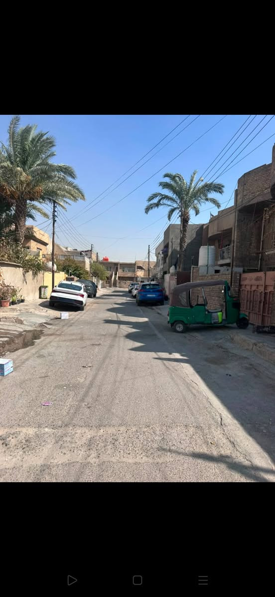 سلام عليكم
البيت  مساحته ١٥٧ متر 

ابيعلك قطعة ارض 
منطقه المعالف قرب مدرسة زبيدة
البيت حالين بي مؤجر  
سعرالمتر  مليون  
استفسار ***********
والخاص مفتوح  التوفيق للجميع
