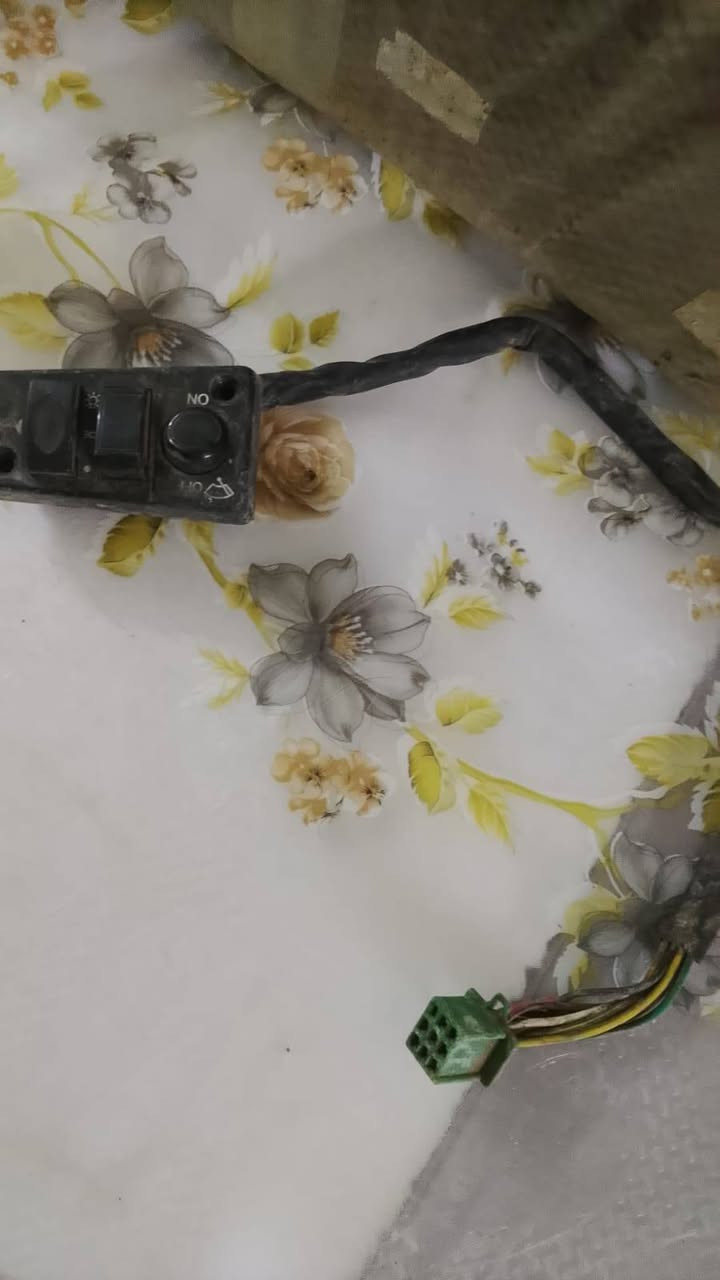 مسجل وياه سماعات وباقي الغراض بسعر مناسب *********** الاستفسار ع رقم واتساب
