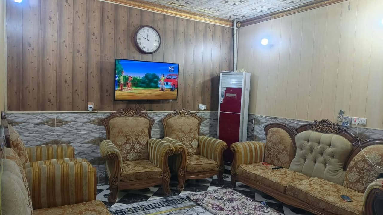 بيت ركن للبيع في سبعه نيسان بفرع سكله خورشيد بي غرفتين نوم وهول واستقبال ومطبخ وصحيات داخلي وخارجي وكراج والبيت كله سيراميك وسقف ثانوي مساحتة 125م السعر 37 وبي مجال  للاستفسار
بيت ركن للبيع في سبعه نيسان بفرع سكله خورشيد بي غرفتين نوم وهول واستقبال ومطبخ وصحيات داخلي وخارجي وكراج والبيت كله سيراميك وسقف ثانوي مساحتة 125م السعر 37 وبي مجال  للاستفسار
***********
