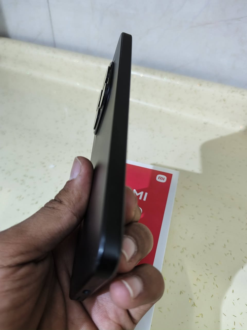 سلام عليكم ريدمي نوت 15 برو فايف جي استخدم قليل كلش نضيف جدن  ذاكرته 256 عشوائية 12 كامل ملحقات 420 وبيه مجال  قليل لون كلش حلو مكفول من شخط اي استفسار اتصال *********** مكان سماوه
