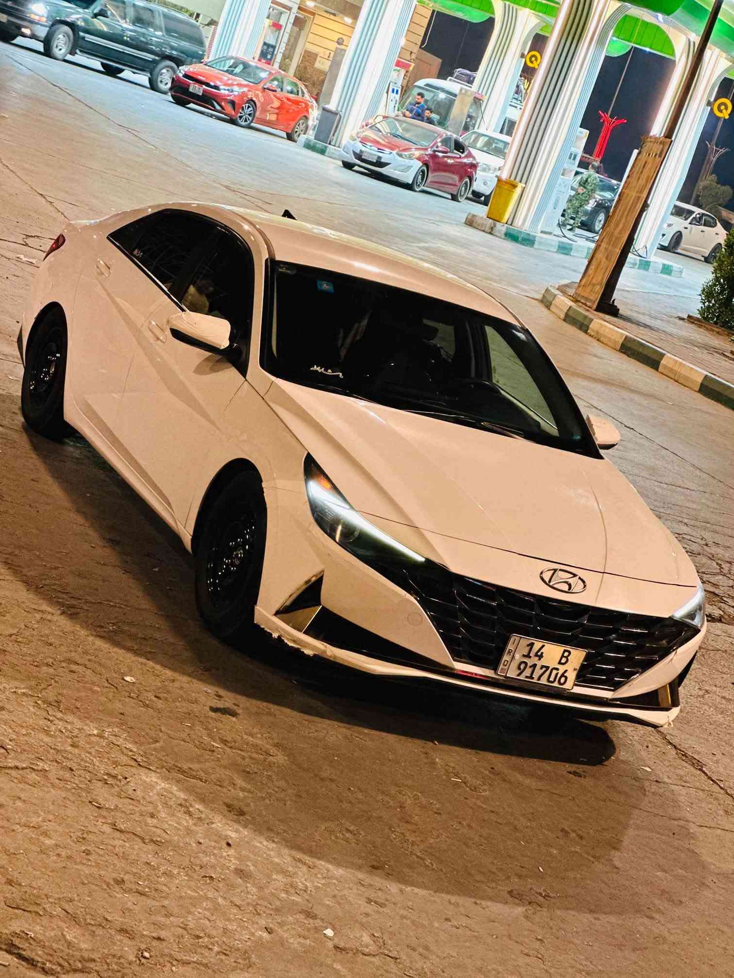 الانترا 2022 نص فول 
وارد أمريكي ضربتهه بس عطل الكدام 
تخم تاير جديد كير مكينه مكفولات 
السياره كير عادي 6 نمر 
الاستفسار *********** 
السعر ١٣٠ وبيه مجال
