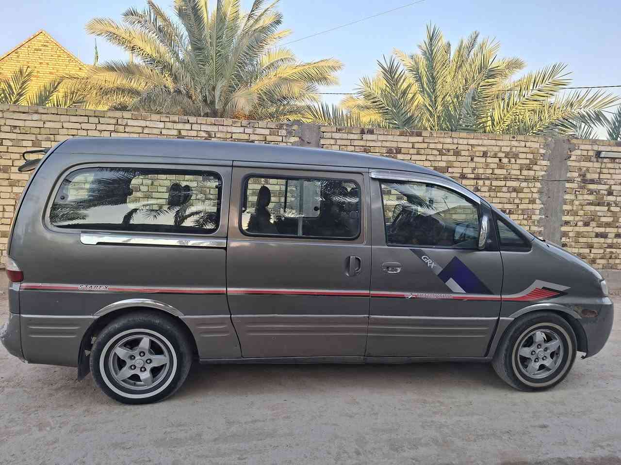 السلام عليكم استاركس 2000 بغداد اجره 11 راكب مكينه مسكر گير اوتو تبريد ثلج مكينه وگير واكسل على الشرط تخم تاير غرفه جديده السياره جاهزه  بأسمي رقم انگليزي مكاني بابل الحمزه الغربي السعر 74 رقمي ***********  .
