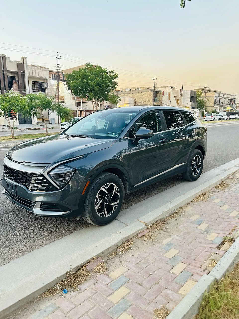 للبيع كيا سبورتج موديل 2024 وارد
ماشيه 26
 الف محرك 2500
بدون رقم دخول جديد
الحادث بنيد ربعه. صبغ فقط وبارد بجاملغ 
بدون لغد
بدون شاصي
بدون ايرباك
الموصفات 
تحكمات ستيرن جهتين
شاشه كبيره
كيجات دجتل 
تدفئه كشنات
هندبريك بصمه
فور ويل 4•4
اربع تحكمات قياده 
لد نهاري 
رادار امامي 
اوتو ستوب 
ويل كب 
الاستفسار على السياره ***********
السعر 173 وبيه مجال بسيط
