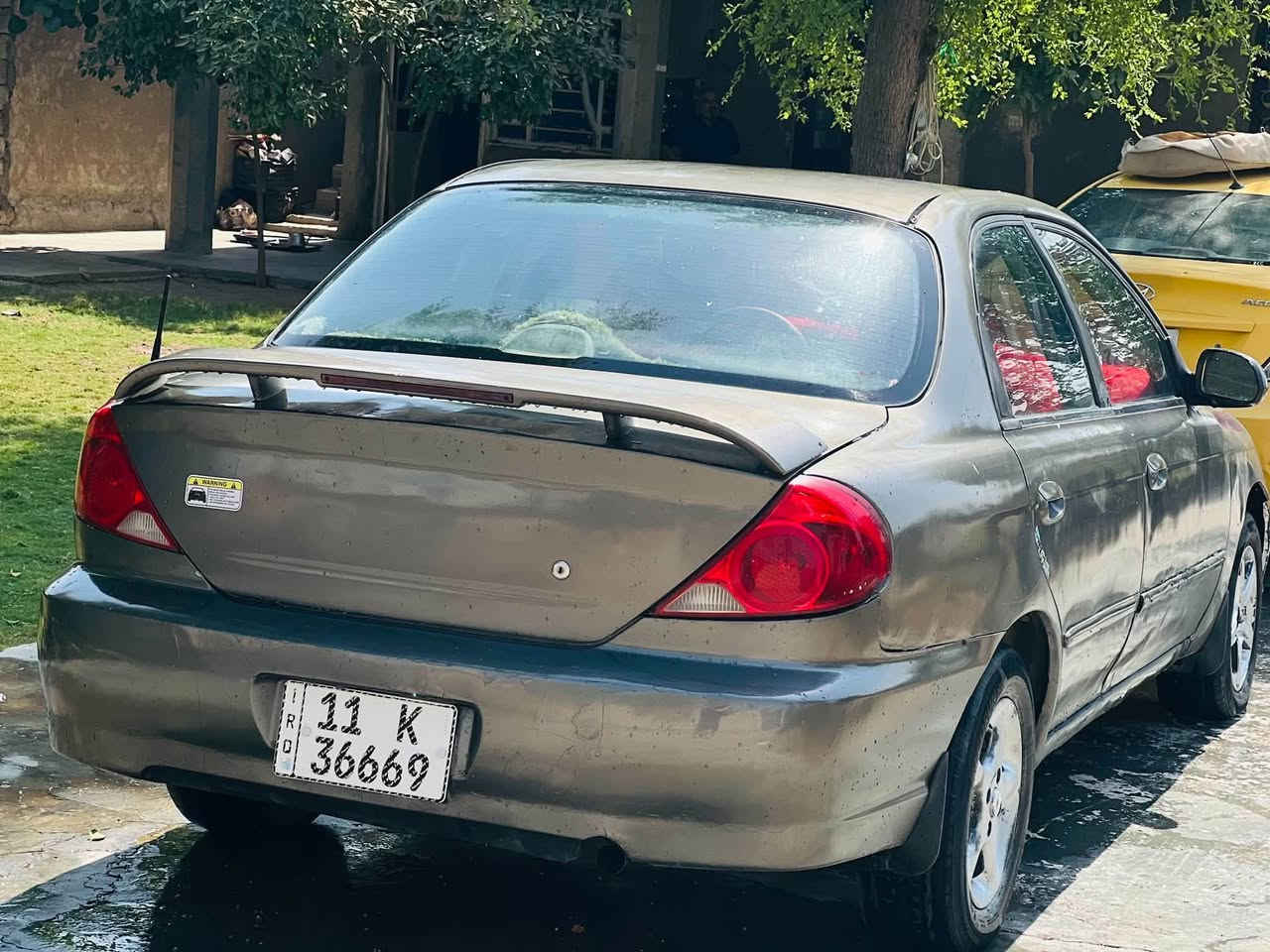 كيا سبكترا موديل 2003 محرك 1600 مفتوح
سيارة جاهزة عدا التبريد فقط
مكينة وكير مكفولات 
حدادية نظيفة  ومكفولة من الدواخل 
رقم بغداد. 
مكاني بغداد الشعلة السلاميات 
السعر 35 ورقة 
***********
