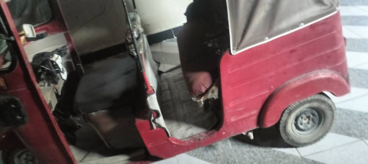 سلام عليكم تكتك لبيع أصولي اوراق مكينتهه حلوه تجفيت شركه بس تكتك جنت طالع بيهه ختنكت وطفت ماعرفت شبيهه ماعرفلهن ماردتهه بكان بصره خور زبير  *********** سعر ٢ ونص بيعه مجال
