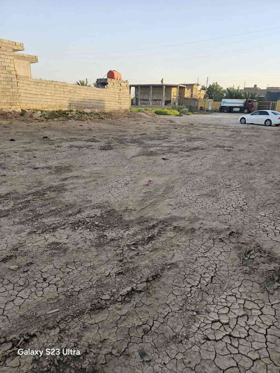 السلام عليكم 
قطعه زراعي الشارع العام 
بين الشطره والغراف 
منطقه المعمل مقابل دائره الكهرباء 🔋 
مساحه  ،640
لواجة.    ،20
نزال.      31
***********عدي
***********سعد 
مكتب المصطفى للعقار
