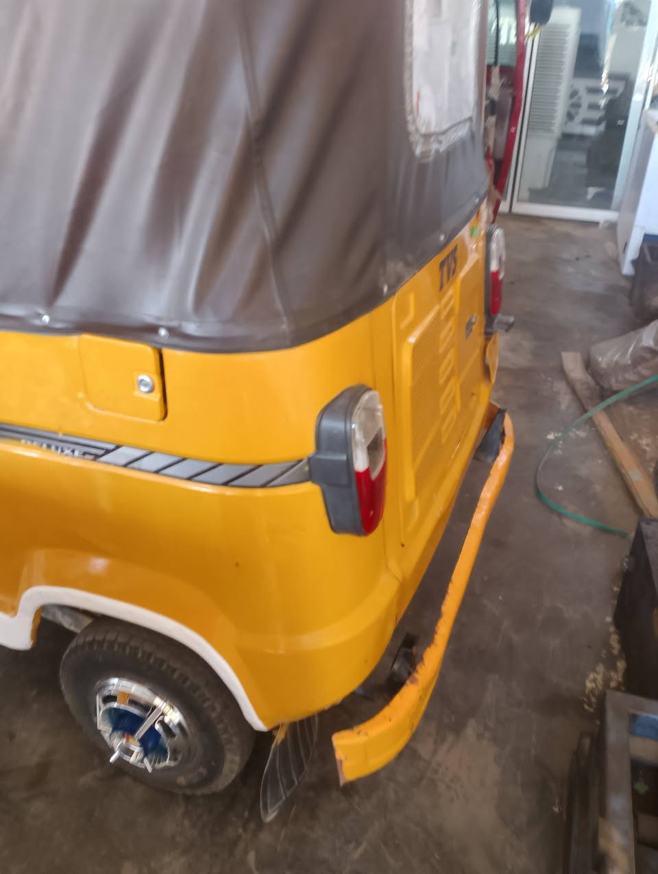 تكاتك تيفي اس عدد ثنين موديل عشرين سعر الوحده 4500 بيها مجال قليل جاهزات مكاني بابل الحمزه الغربي ***********او ***********
