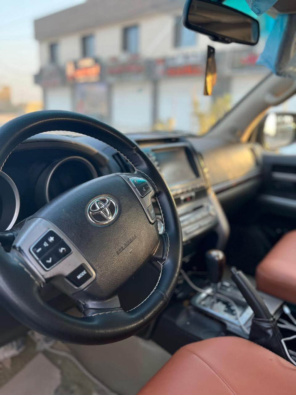لاندكروز VXR 2010 كفالة عامة بيها بارد قليل  جاهزة رقم سليمانية السيارة جديدة ماشية ٢١٠ الف كيلو متر  حجم المحرك 4600 المرغوب السعر ٢٩٥ 
للاستفسار ***********
