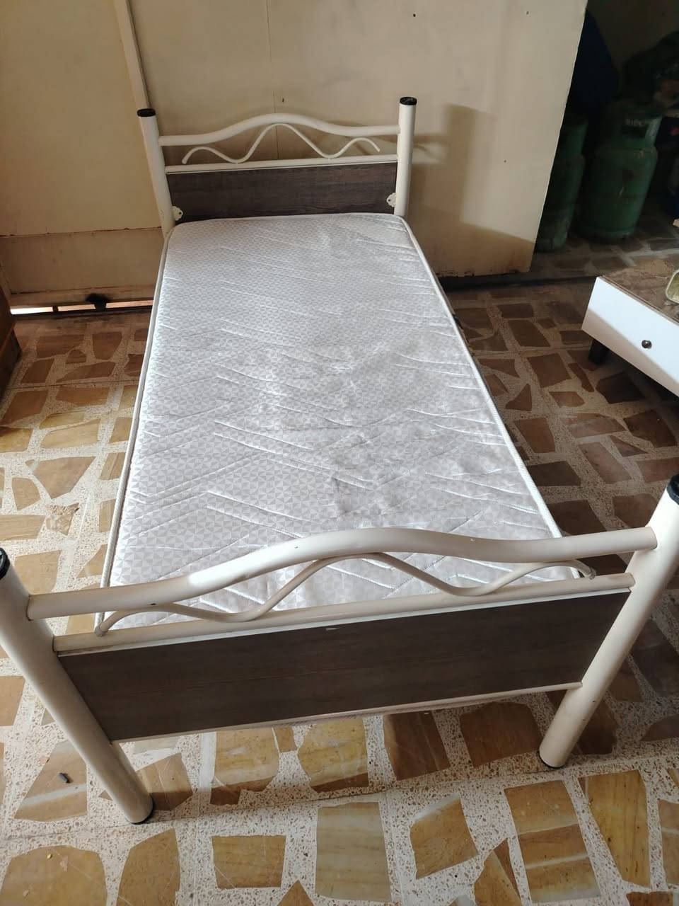 كنتور صاج • سرير • دوشك