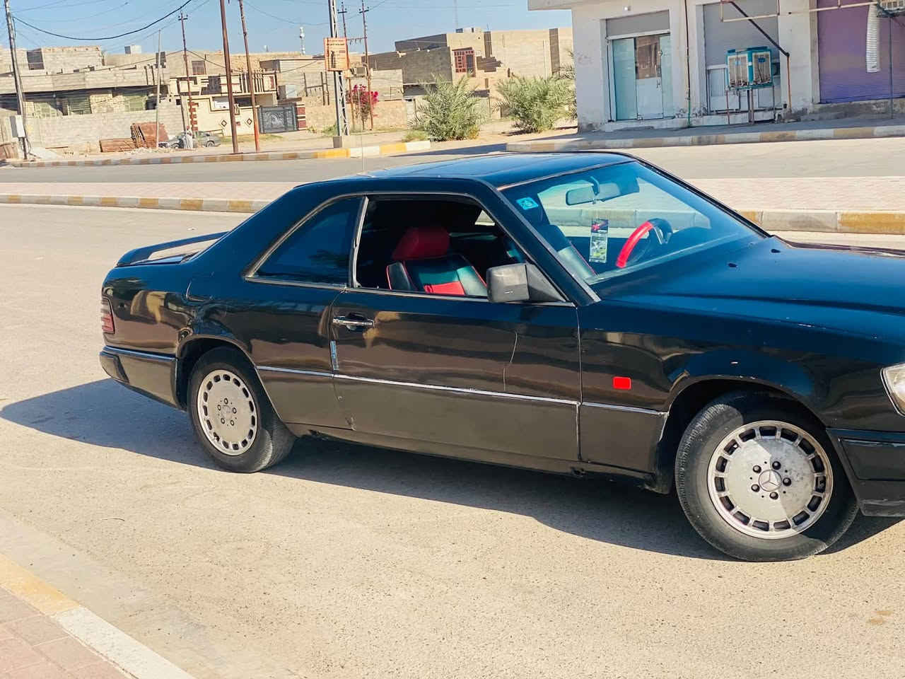 سياره مارسيدس  للبيع  او مراوس  تك باب رياضي حجمE300  موديل1990 محرك بلادي حجم320 كير بلادي حجم190 كهربائيات كلهه شغاله سيار حيل نضيفه محرك وكير كفاله رقم بغداد تحويل شوكت متريد سيارة مصبوغه جماليه ترايك وين متريد سعر 45ورقه وبيهه مجال للستفسار ***********مكان الرمادي
