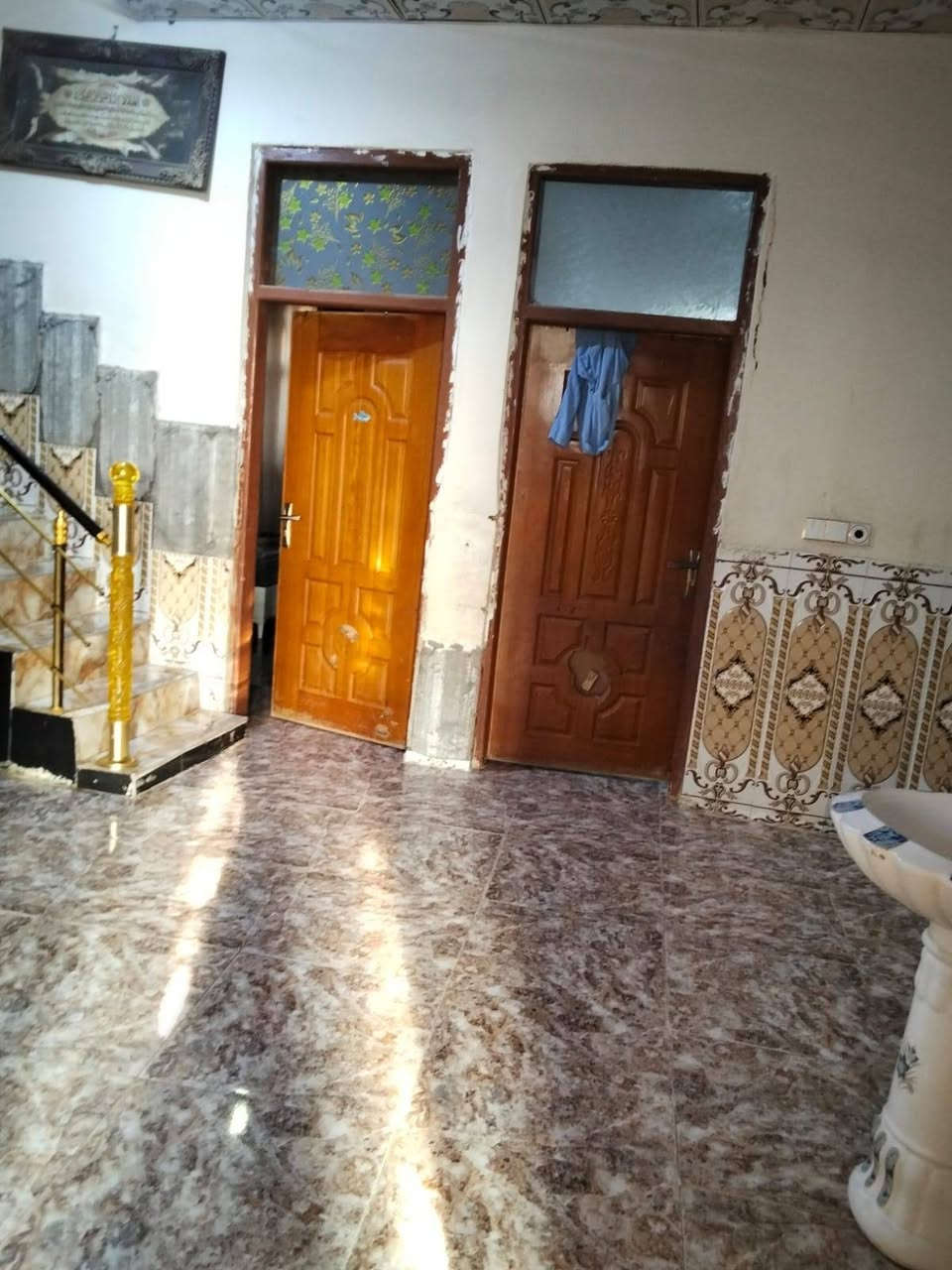 دار للبيع مساحته ٢٥٠ متر طابو صرف في بعقوبه باب الدرب ١٤ كامله الخدمات تبليط مجاري شبكه ماء جديده الاتصال ***********
