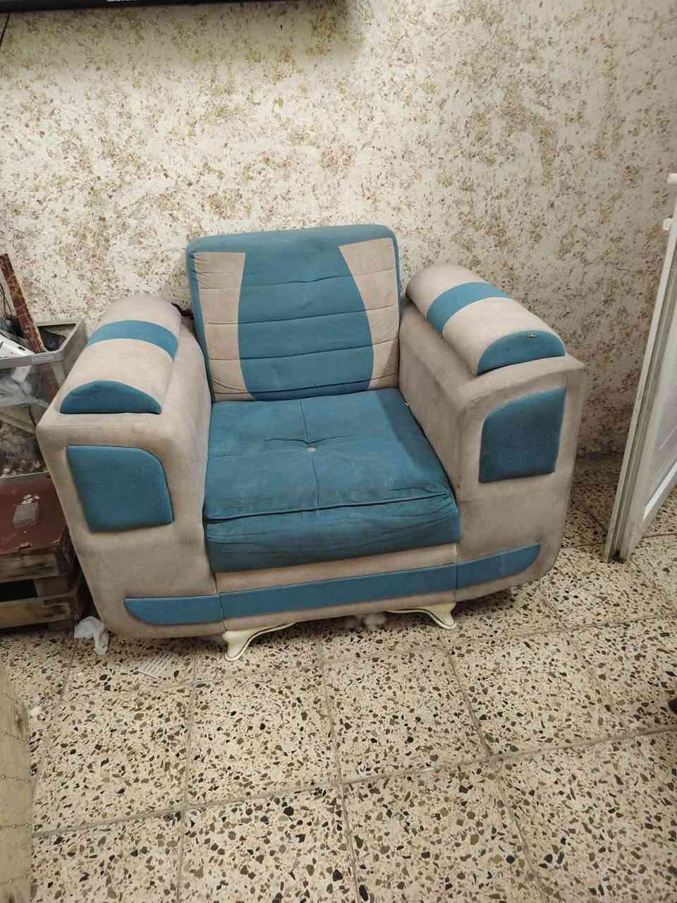 مكلفة بالنشر اغراض بيت للبيع للتواصل مع صاحب الاغراض  

@***********

