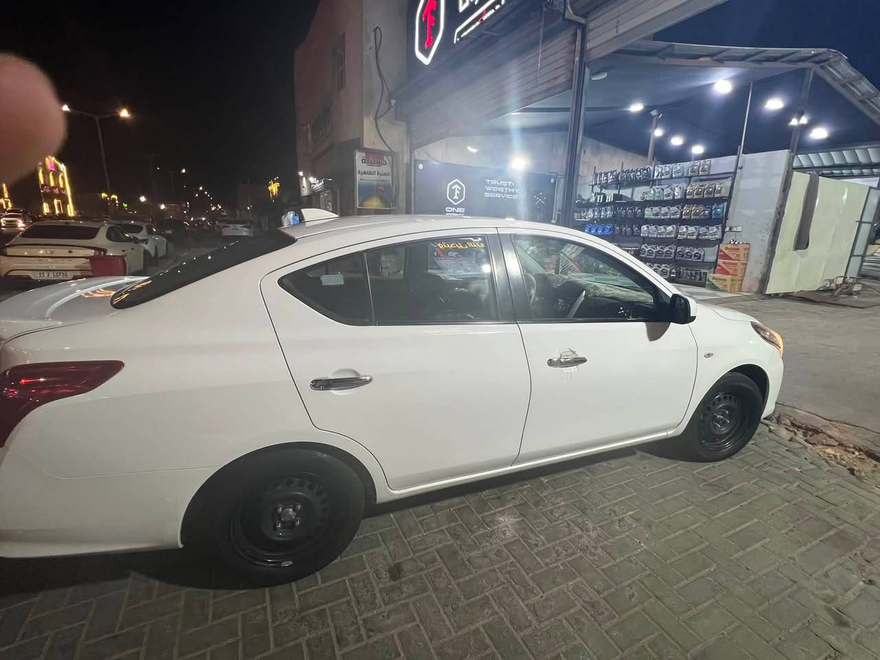 يا الله
نيسان صني هندي بليته زركة 
مكان البصرة المعقل 
موديل ٢٠٢٤ ماشية ٤٦ ك
تريد تحويل او تريد وكالة 
سعر ١٢٢ وبيها مجال 
بيها بارد بسيط اب قبق البانزين وباب العربي 
رقم الهاتف متوفر واتساب ***********
