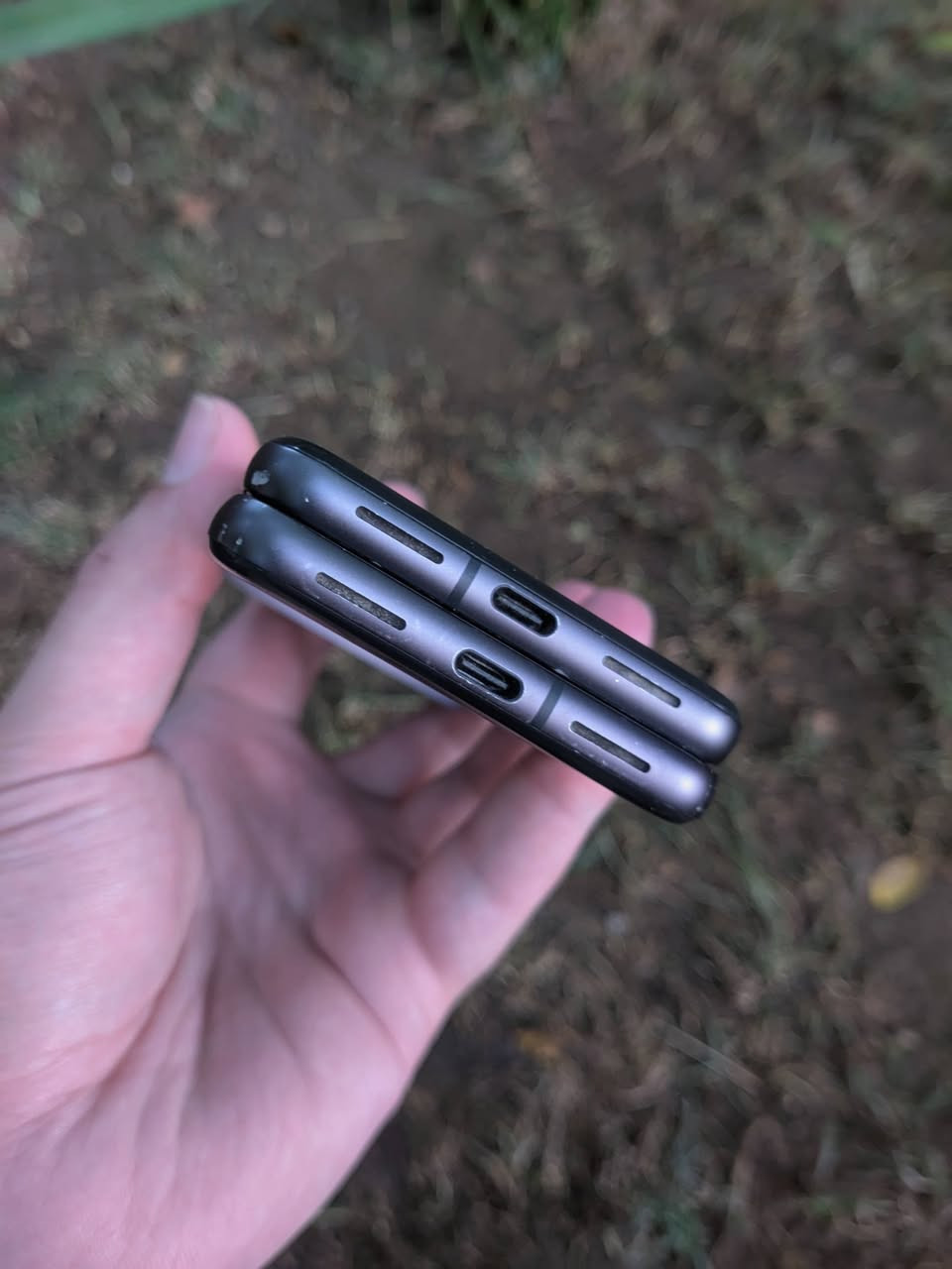 📱 Google Pixel 8 📱
📱 گوگل پكسل 8 العادي 📱

❗نظافة الجهازين واضحة بالصور، بدون خلل غير الخطين إلي بالشاشة موضح بالصور❗
[ النسختين : 128GB ]
[ 1 Sim + eSim  ]

[ الملحقات: كيبل ، كفر جديدات ]

💰 السعر 300 ألف سويا 💰
للتواصل:
: خاص او واتساب رسائل فقط: [***********]

🗺️ توصيل  لكل العراق 🗺️
