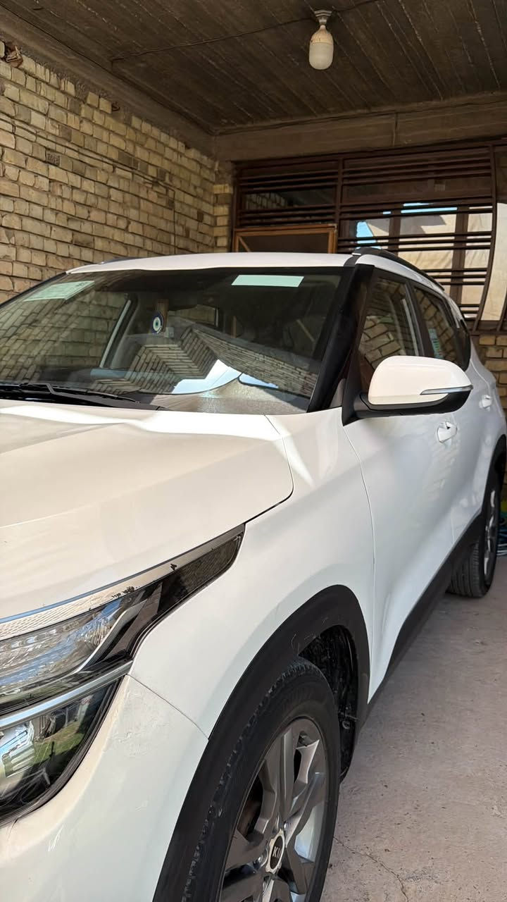 سلتوس خليجي ٢٠٢٠
السيارة جديدة جداً  بدون صبغ بدون تبديل فقط كم بارد بسيطات جداً والباقي كفالة
السيارة ماشية ٥٦ الف كيلو متر فقط 
ما ماشية السيارة بعده بوضع الشركة 
 مواصفاتها . فتحة / بصمة / شاشة/ قطعتين تبريد/ تحكمات ستيرن/ وبعد مواصفات الخليجي معروفة 
السعر  ١٣٨ وبيه مجال بسيط 
*********** موجود واتس اب
