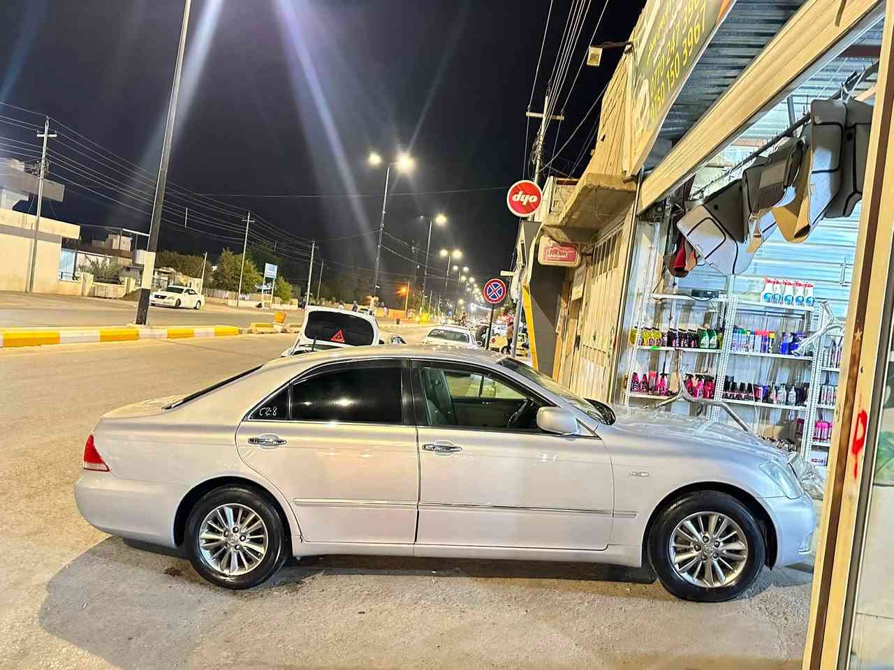 شاهانە بڕاوە ٢٠٠٥ بەحری
بێ کۆد تازە داخڵ
گێڕو مەکینە گەورە ١٨٢ بێ دوکەڵ
٣ دوگمە 
پەردە
حاسە و کامێرا
کوشن جڵدی دوبەی 
سکان حەیزەران 
بێ تەقەو ڕەقە 
بێ بۆیاخ دەعامیش بۆیاخ نییە
ڕۆنی گۆڕاوە بێ مەسرەف هەموو گیانی بەشەرت

***********
