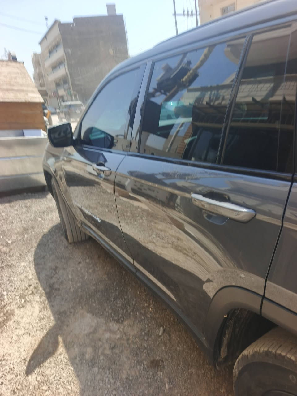 السلام عليكم جيب للبيع موديل 2023
حادثه كلش خفيف بس شبر بلبنيد وشويه بلجاملق 
السياره ماشيه 61 فتحه السياره مواصفات حلوه مكاني الدوره السعر ٢٩٠ورقه وبيه مجال 
رقم ***********
