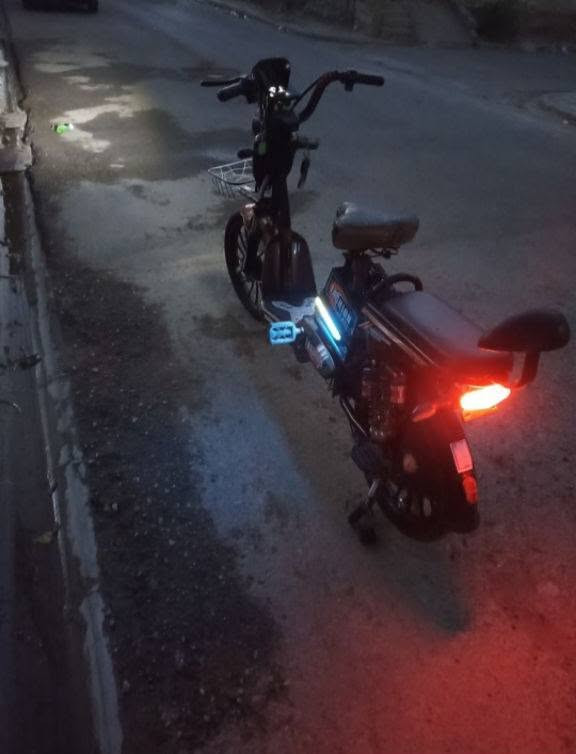 سلام عليكم دراجه شحن للبيع كلشي ماعايزه بطاريات جدد دراجه حلوه ونظيفه السعر 250 وبيه مجال الي حاب يتواصل ***********
