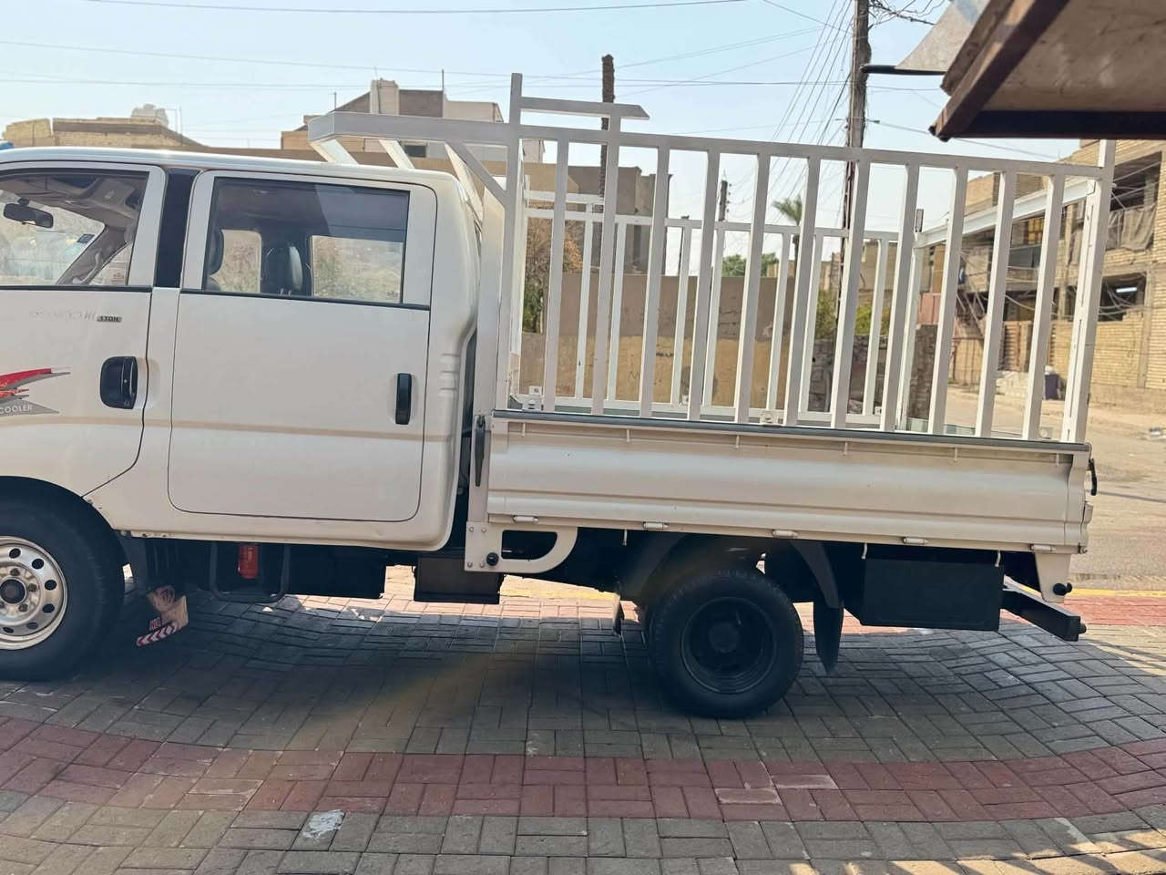 سلام عليكم كيه بنكو دبل قماره محرك 3000مفتوح سياره نظيفه خير من الله بس البدي مرشوش لغرض الجماليه رقم أنبار إنكليزي العنوان بغداد الدوره المهديه الثانيه ***********
