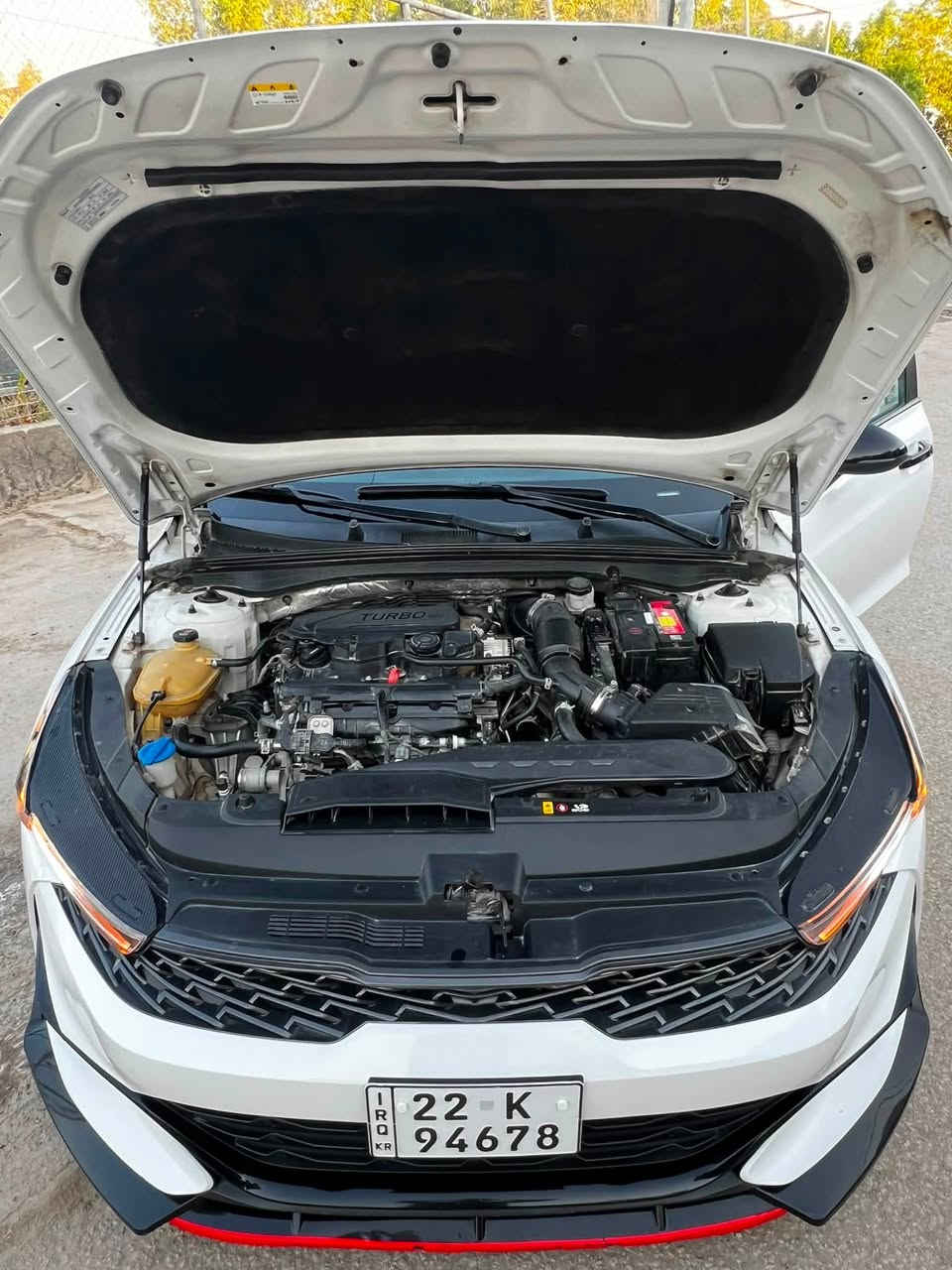 سلام عليكم للبيع
كي فايف k5 ( لون ابيض )
مواصفات Gt Line فول عده فتحه 

السيارة وراد أمريكي موديل 2022 رقم الشاصي موجود حادثها جنطه وربع جاملغ الأيمن الخلفي وتعديل بسيط بالبنيد موضح بالصوره غير هذا من كلشي جاهزة

بدون ايرباك
ملاحظة السيارة مرقم اربيل
المواصفات:

بصمة ابواب وتشغيل عن بعد
تحكم استيرن كامل 
كشنات كهرباء وجلد وختم شعار GTline
شاشه كبيرة كار بلي( بلوتوث ، USB  AUX )
ماشيه35 ميل
رادار امامي - لد نهاري -انظمه قيادة 4-ويل كب 
كروز سرعه ذكي  ( مثبت سرعه )
سايد بريك بصمه - تبريد ثلج 
سيارة جاهزه من كل شي
السعر183$
رقم الهاتف /***********
مكان سيارة بابل

