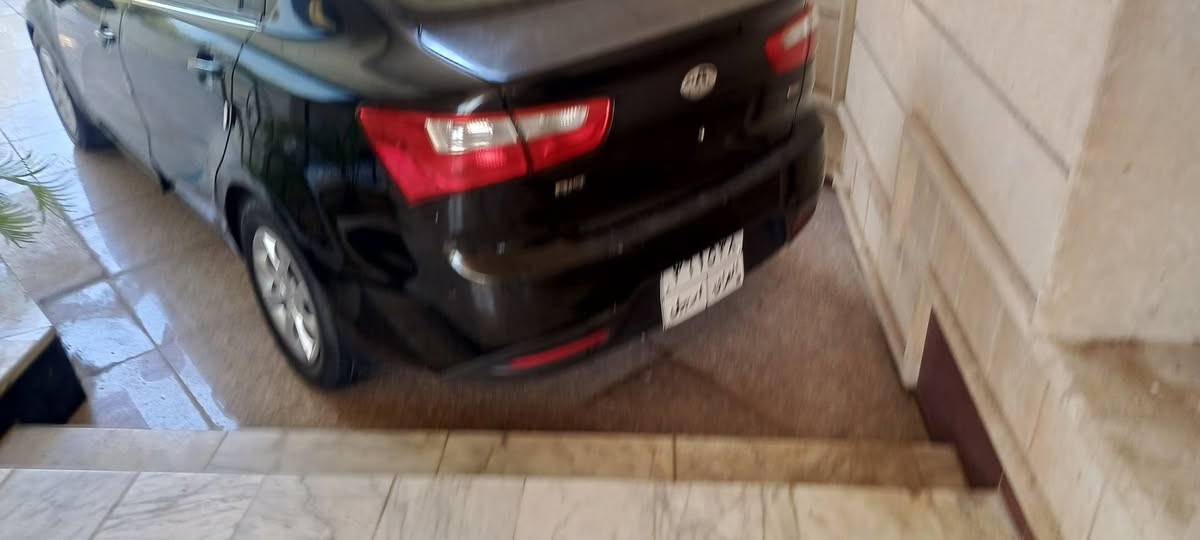 كيه ريو موديل 13 بيه قطعه ونص صبغ بدون دواخل تبريد بي ليك صنويه صاقطه 2024 سنويه بسمي سعره 80 وبيه مجال قليل رقم الهاتف ***********
