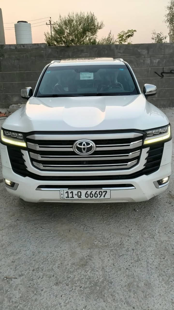 لاندكروز موديل 2022  VXR توين تيربو مغلفه نانو بلكامل رقم بغداد نكليزي هزه وسنويه وجدد مكفوله كفاله عامه كلشي  ماشيه 34 الف حقيقي فول مواصفات 1/1 تخم تاير جديد حداديه جديده سياره استخدام شخصي السعر 655وبيه مجال ***********
***********

