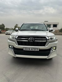 لاندكروز VXS • ٢٠١٦ • ٦٨٠٠٠ كم
