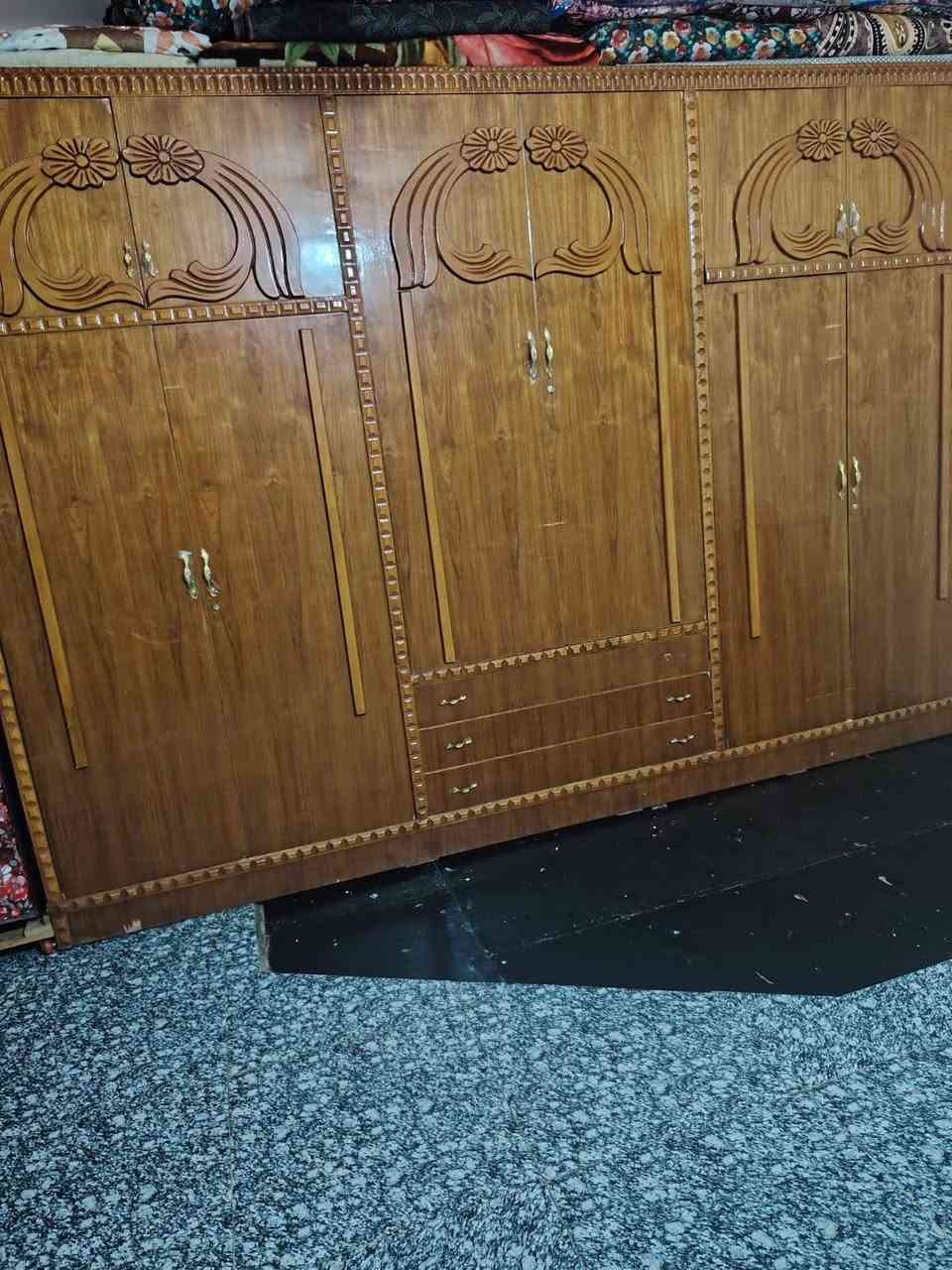 السلام عليكم 
غرفة اخشاب نضيفه للبيع 
السعر مليون ونص 
للاستفسار اكثر اتصل على هذا الرقم ***********
المكان بغداد الغزاليه
