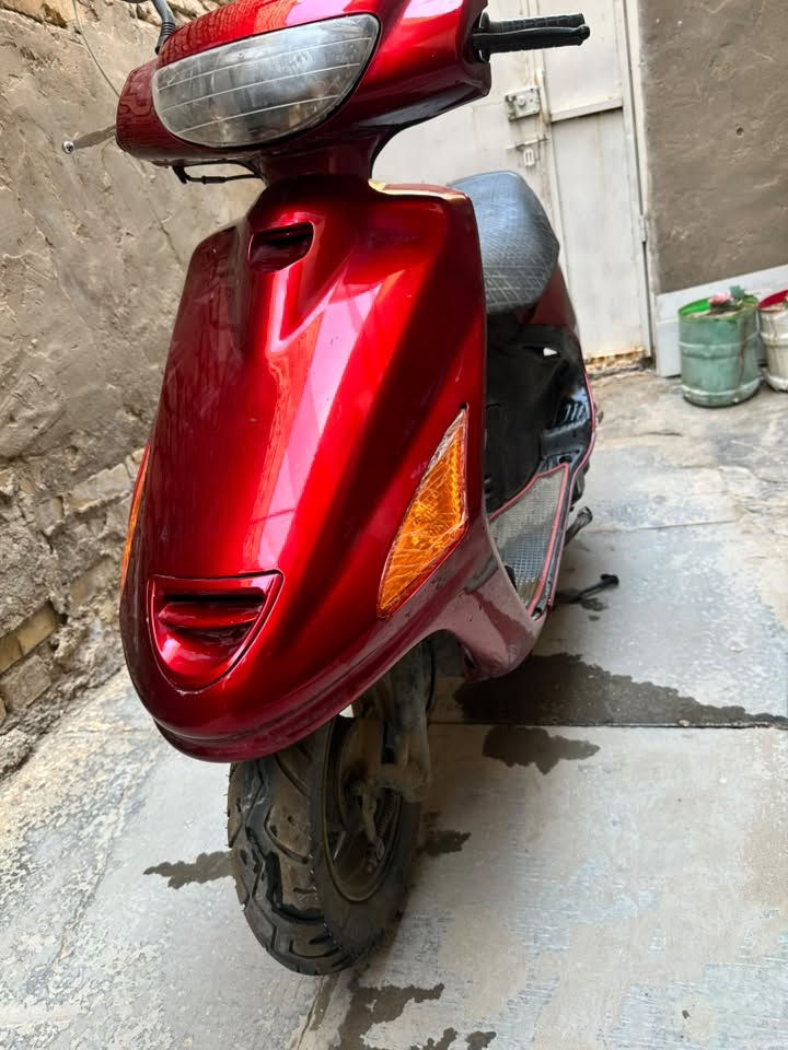 فراشه نثيه محرك بلاد ما مفتوح برغي ع الشرط سلف وهندر وكهربائيات فول شادلها تخم كفرات جدد جاهزة دراجة من كل شي ع الفحص الله يشهد ما طالع بيها اله قليل جدا لان عندي سيارة 
الديوانية السعر المطلوب 450 بي مجال قليل
***********
