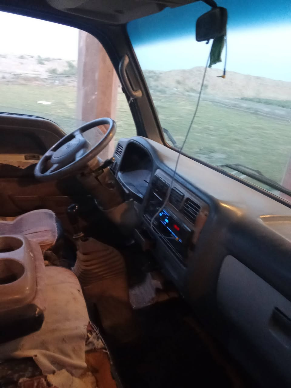 سلام عليكم كيا ام عيون موديل ٢٠٠١ تحويل مباشر محرك بي خط تبخير حداديه جديده تخم تاير كهربائيات جاهزه رقم بغداد سعر ٦٢ وبيهه مجال مكاني صويره ***********

نص مكتوب في الصور:
- الخميباس