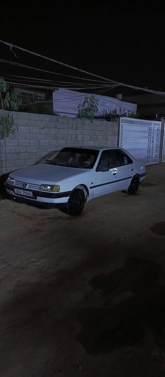 بيجو ٤٠٥
مديل ٢٠٠٩ 
سنويه باسمي جديده 
رقمه نجف وموجوده بالنجف 
رايده ٢٨ 
***********
