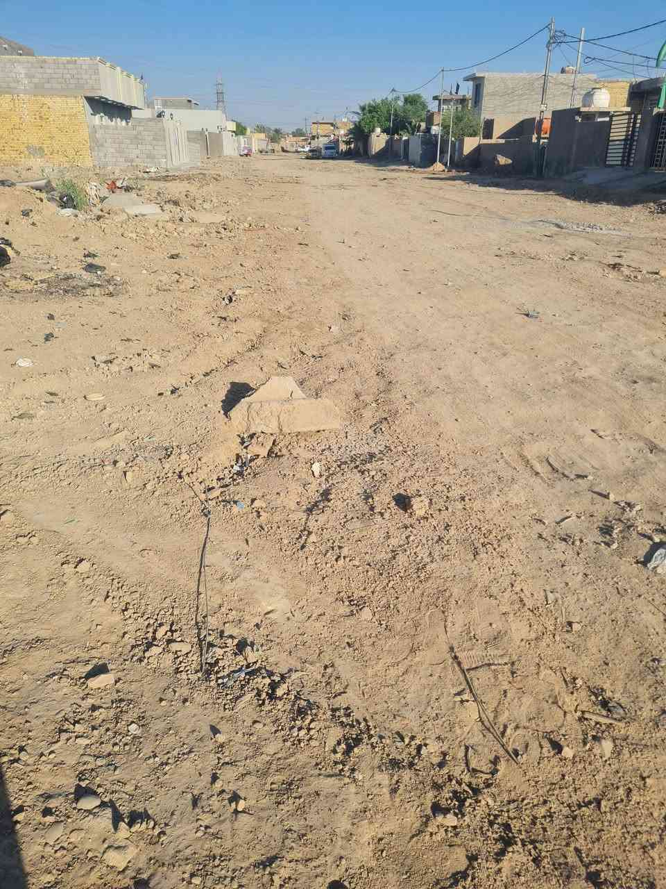 قطعه للبيع في شارع سيد ناظم قريبه ع الشارع العام.. واجهه تسعه ونزال عشرين كافه الخدمات متوفره ماء ومجاري شارعه مضمون بالتبليط للاستفسار ع هذا الرقم ***********

