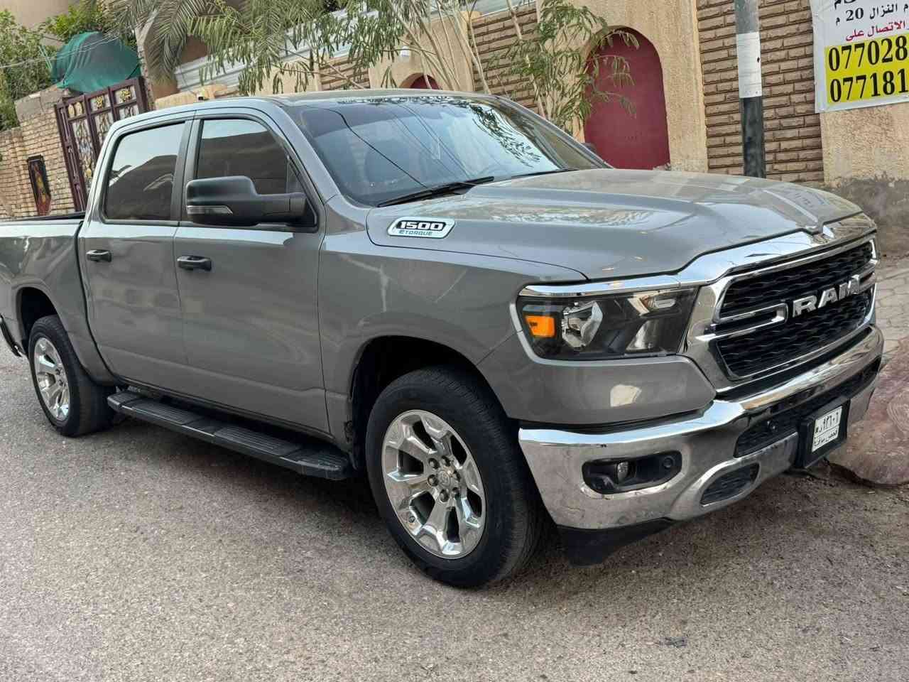 للبيع دوج رام بك هورن باب طويل بدي قصير ٦ سلندر فور ويل شاشه كبيره موديل ٢٣ وارد رقم الشاصي بالصور  حره بدون رقم ماشيه ١٦ الف  تترقم كل المحافظات السياره موجوده بالكوت السعر ٢١٠ وبيهه مجال وماكو هيج سعر 
*********** اتصال او واتس اب
