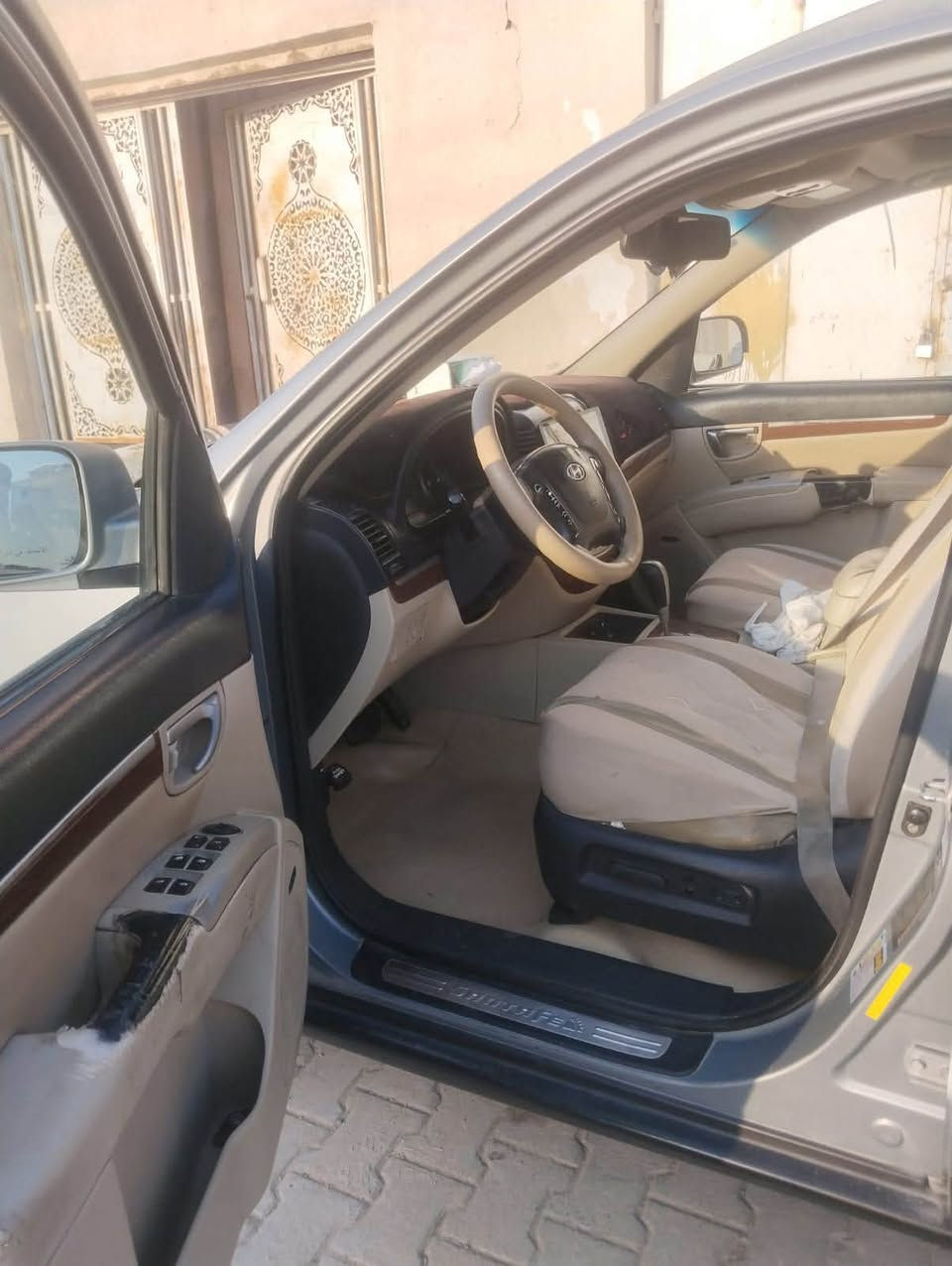 اللبيع سنتافي مديل ٢٠٠٩ مكينه سته رقم بغداد مكاني بل بصره سياره حلوه وجاهزه اي ستفسار لانتصال عل رقم ***********
