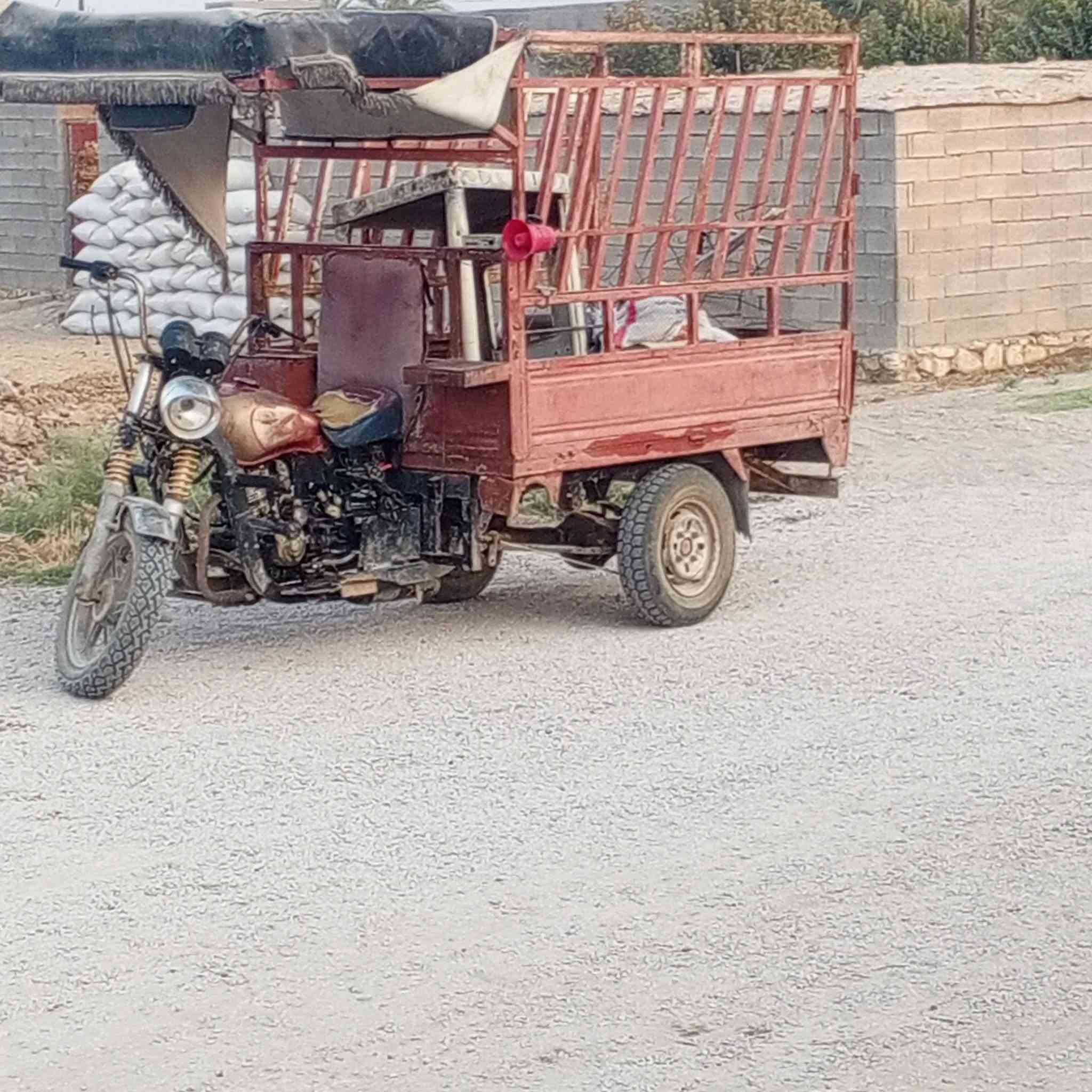 سلام عليكم ستوته للبيع سعر 600قفل شغاله من كلشي مكاني خالديه***********
