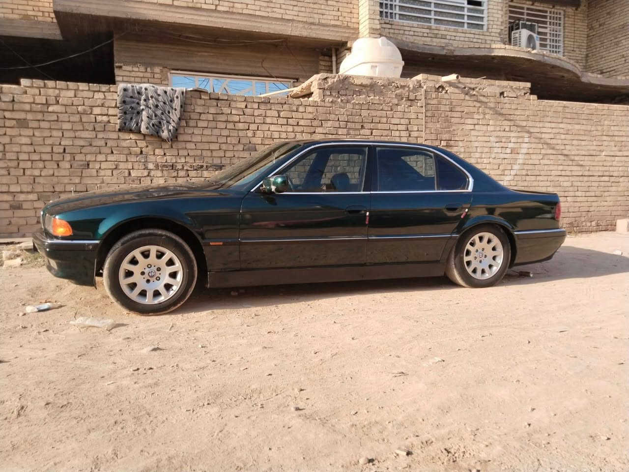 السلام عليكم بي ام كاسحه 730 1996.V8 زيتوني مكفوله من الضربه والطخه محرك كير حداديه جدد بلادي كهربايات كلها شغاله 5ويلكب فتحه قمارة سلايت روف تبريد قطعتين كشنات جلد وكهرباء دواخل كلها جلد+صاج هاتف اصلي تحكم ستيرن جهتين مثبت سرعه جام كهرباء مرايات كهرباء خزن ميموري مسجل بلادي دبل جام دبل كزوز بلاد نضام سبورت شغال ABS دبل جكمجه لدات اماميه رقم بابل الدولي مميز سنويه جديده باسمي تحويل وين ماتريد مكاني بغداد السعر 65 رقم الهاتف *********** 
سياره بلعافيه عل ياخذه شنو ابالك جديد من ميكانيك ومن كشر ونصبه
