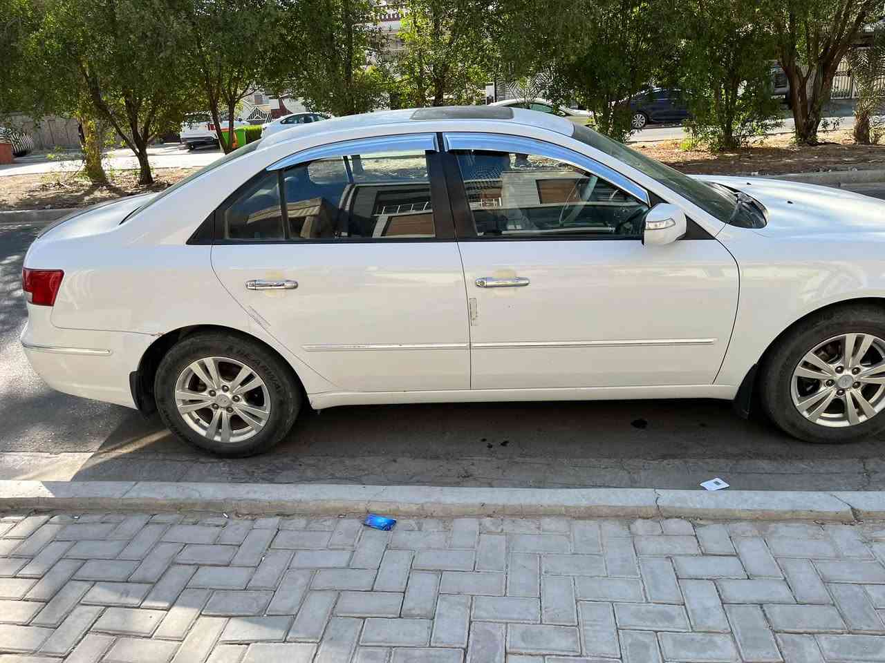 سوناتا 2011 خليجي محرك 2000 بيها بارد بالجاملغ الخلفي بدون صبغ  بيها صوت بالمحرك  گير جديد سنويه بأسمي لل2029سعرها 115وبيها مجال بسيط 
***********
