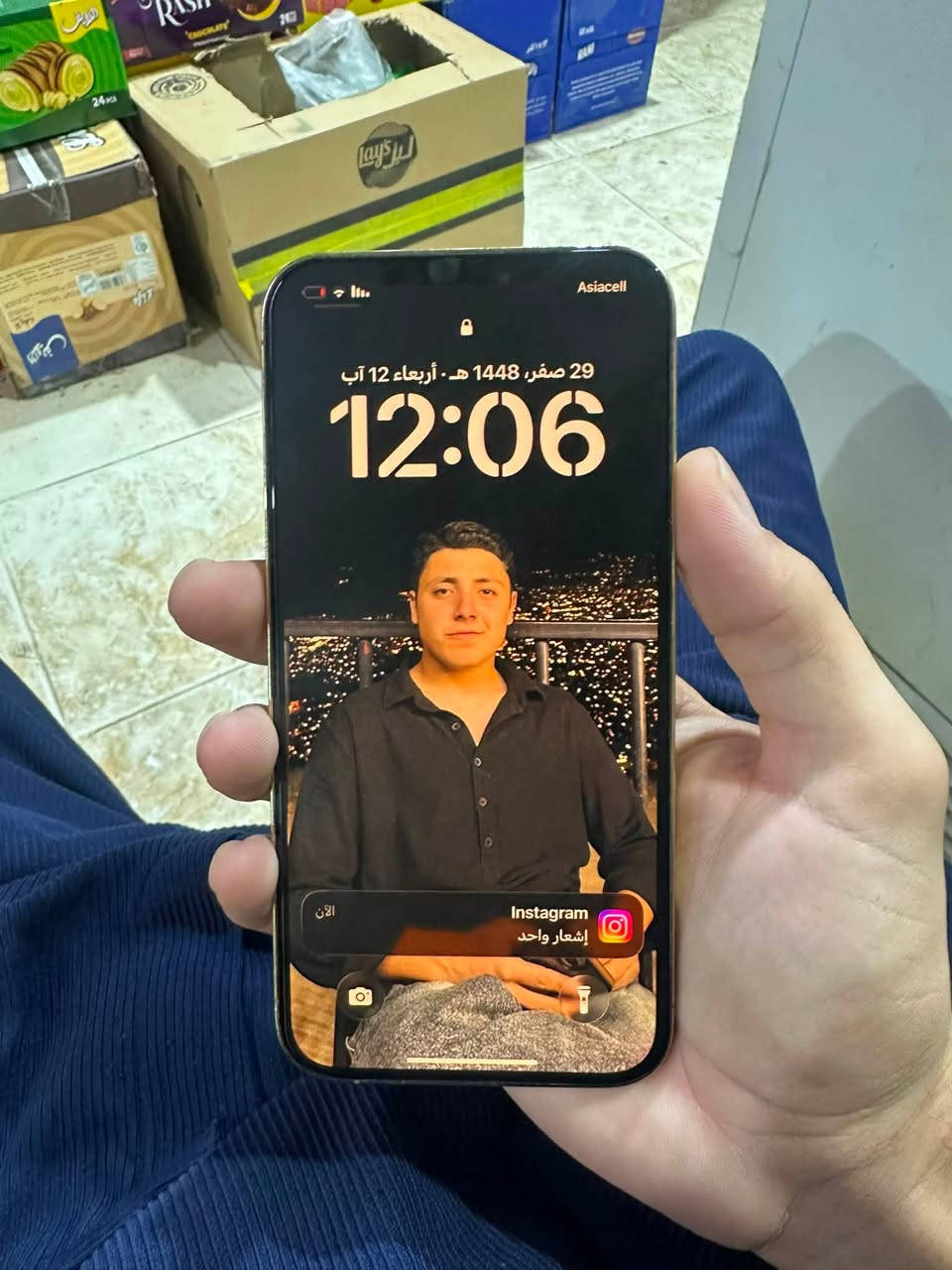 السلام عليكم
12 برو ماكس 
نضافه 95% 
ذاكره 256 بطاريه 76 مبدل فقط شاشه اصليه
سعر 375 رقم ‭***********‬
