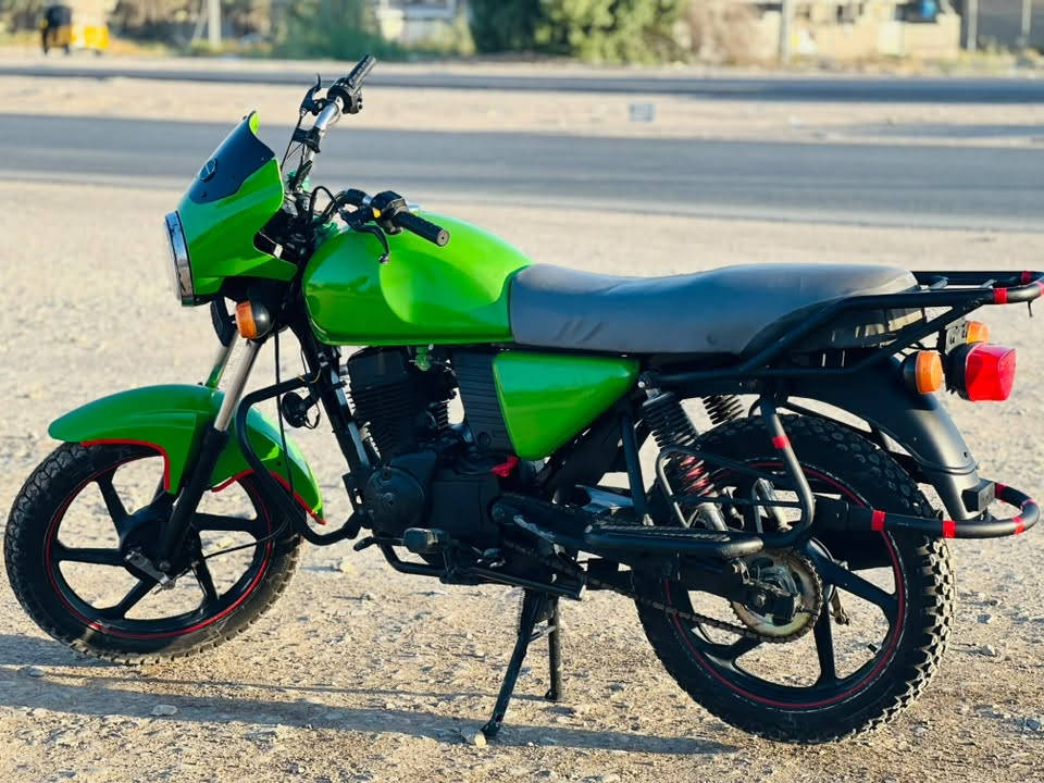 :

دراجة دايوان للبيع 🏍️
اللون: أخضر 💚
المحافظة: واسط – العزيزية
السعر: خاص 
للتواصل واتساب: ***********
