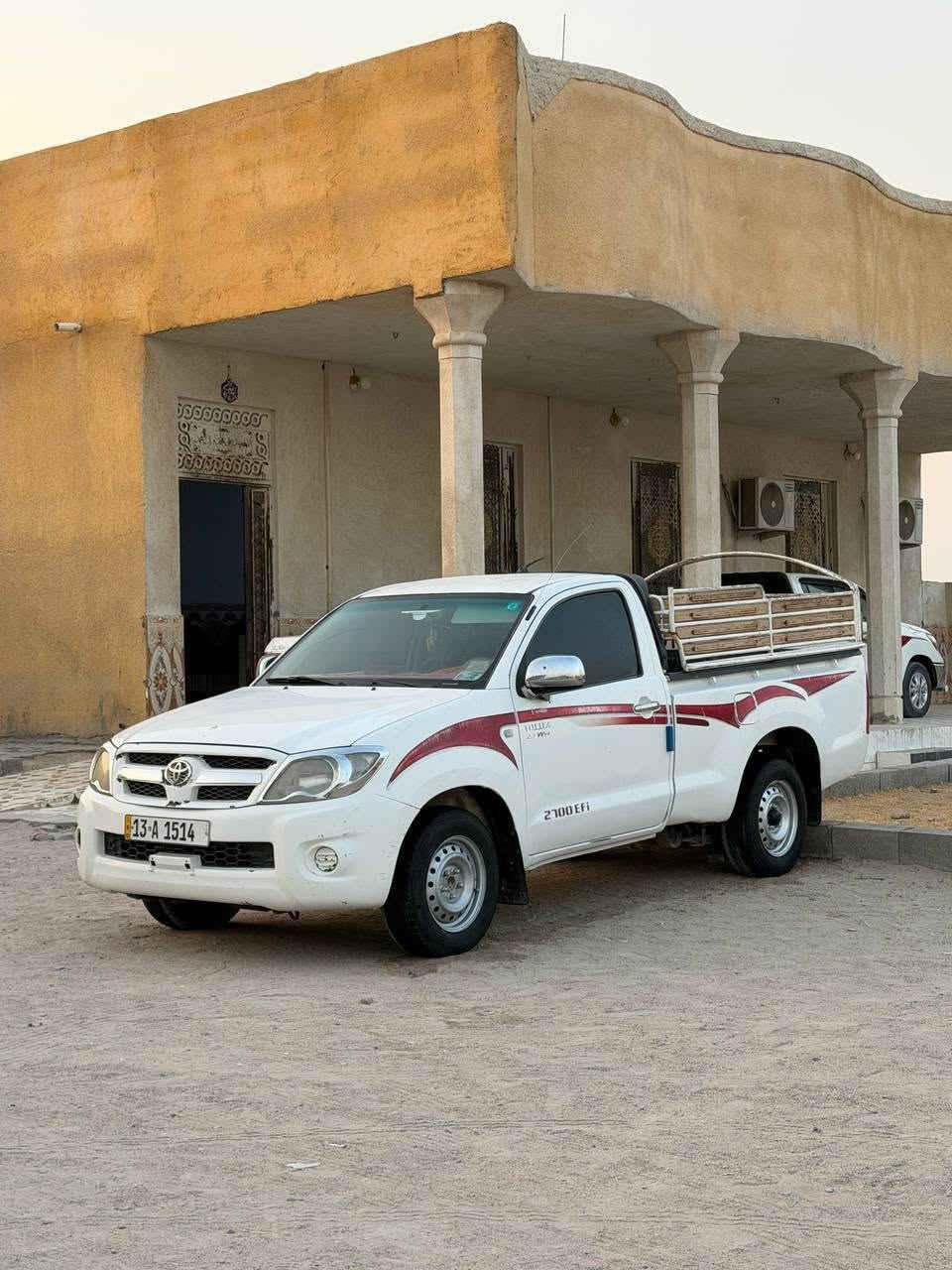 سلام عليكم سيارة جديده البيع كفاله عامه تبريد شغال  ثلاجه رقم واسط  مكينه جديده لا تبخير ولا تنقيص
سيارة خير من الله مال جناي 
***********
