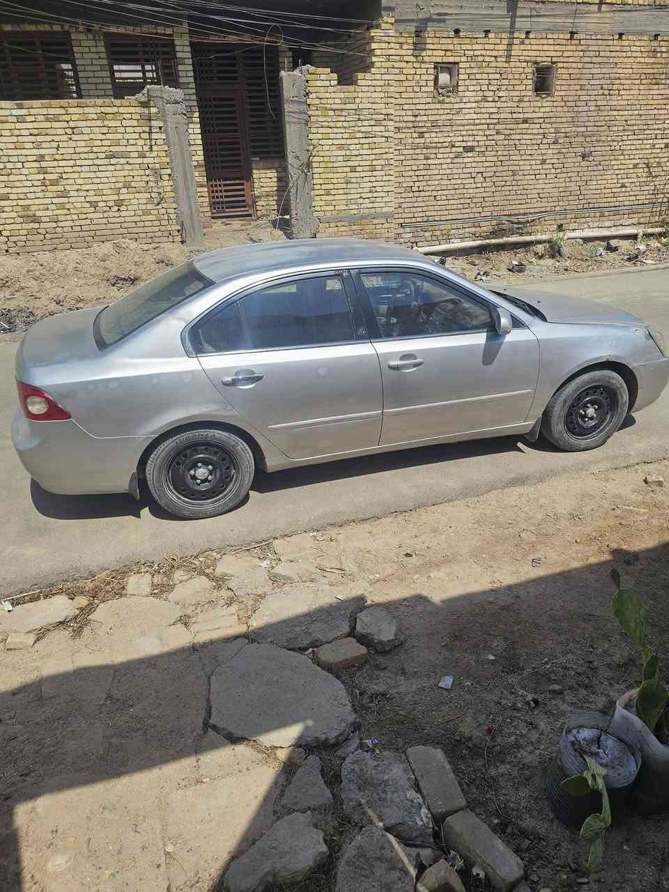 اوبتيما موديل سبعه وارد أمريكي محرك ٢٠٠٠ نمركير خمسه حداديه جيد  ه  كهرباء تبريد يشتغل بيه ضربه من ابلتة الجنيه جوه رقم السياره من الخلف بيه سونار  مصبوغه حزام مكفوله من العيب الشرعي السعر ٨٠ بيه مجال الاتصال ***********  الشطره
