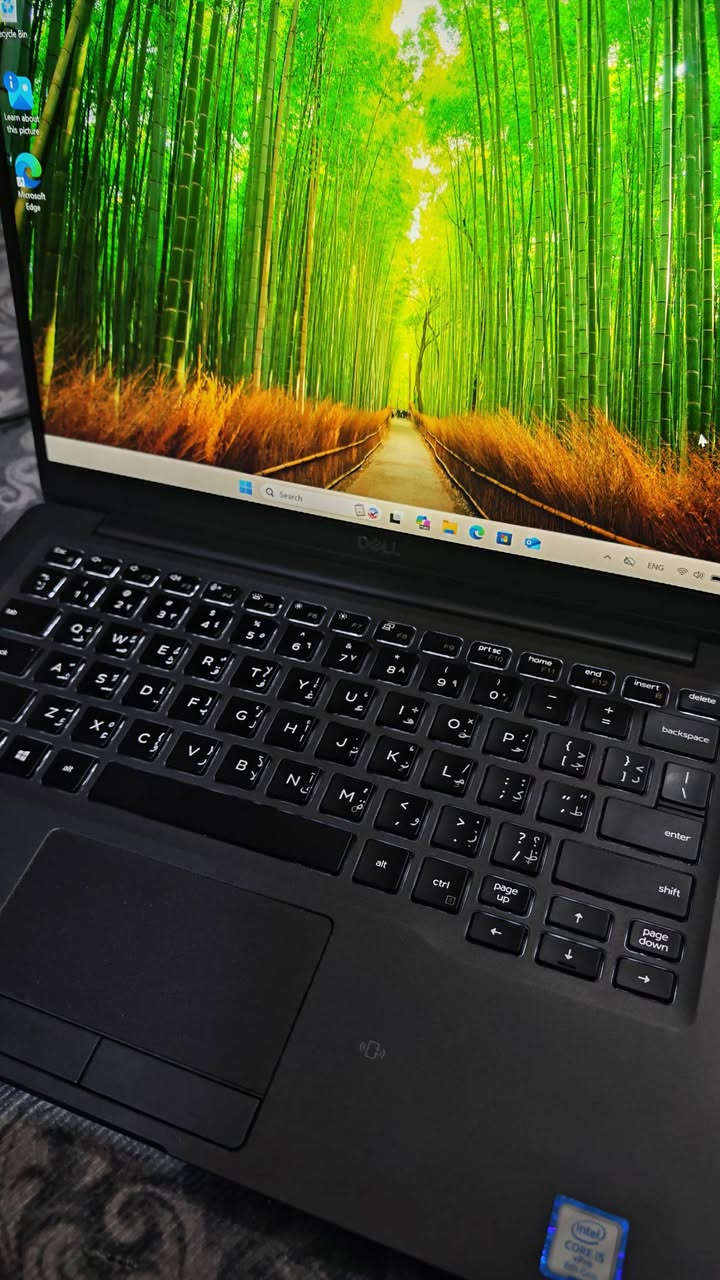 لابتوب Dell Latitude 7400 جيل ثامن ورام 16GB 💻للبيع لابتوب ديل نظيف جداً ومواصفاته قوية وسريعة،
 مثالي جداً لطلاب الكليات، المكاتب، والشركات، الألعاب الخفيفة و المتوسطة (GTAV و Valorant)
💻 المعالج: Intel Core i5 (الجيل الثامن).
💾 الذاكرة (RAM): 16GB DDR4 (سعة عملاقة تفتح أي برنامج بدون تعليق).
💽 التخزين: 256GB SSD فائق السرعة.
🖥️ الشاشة: 14 بوصة FHD بدقة عالية.
الجهاز نضيف و فيه كيبورد ضوئي و مستشعر بصمة. 
🔌 الملحقات: الشاحن الأصلي 
البيع.السعر: 325 الف دينار (وبيه مجال بسيط للشراي).📍 المكان: بغداد / الكرخ .
📞 للتواصل والاتصال: *********** (أو المراسلة خاص).

