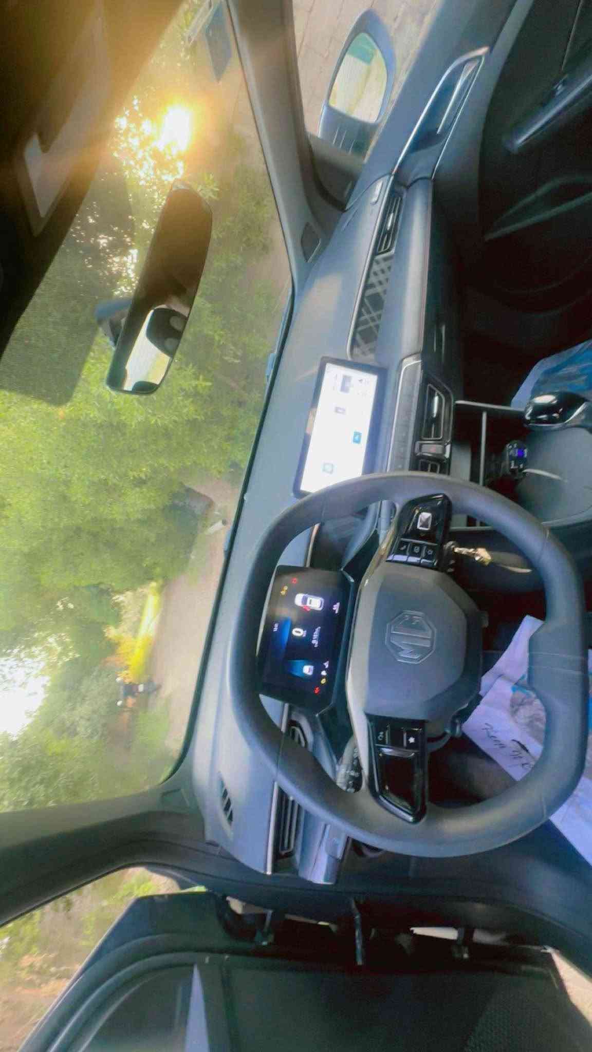 MG3  2025
ماشيه 14 الف اخت الزيرو
محرك 1500 تنفس طبيعي بانزين عادي 
بيه جاملغ وطرف البنيد وصوره الحادث موجوده بلصور
سياره بعده جديده ونضيفه سعره 96$وبيه مجال بسيط 
مكانه بغداد جسر ديالى للاستفسار اكثر اتصل وتدلل *********** والف عافيه علياخذه وشكرا @ بغداد, العراق
